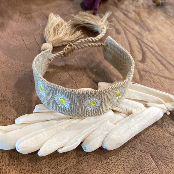 Boho Adjustable Woven Daisy Bracelet - Picture 3 of 5